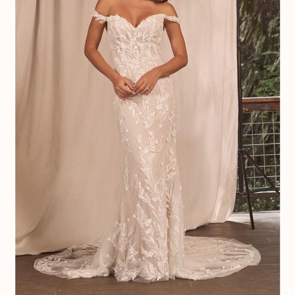 Justin Alexander/ Lillian West 66290New never wornNot alteredSize 18